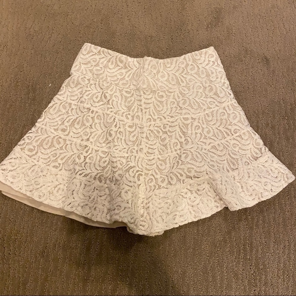 Express lace skirt
